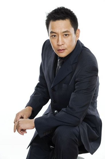 蒋恺拍摄间隙忙为《新青年》配音
